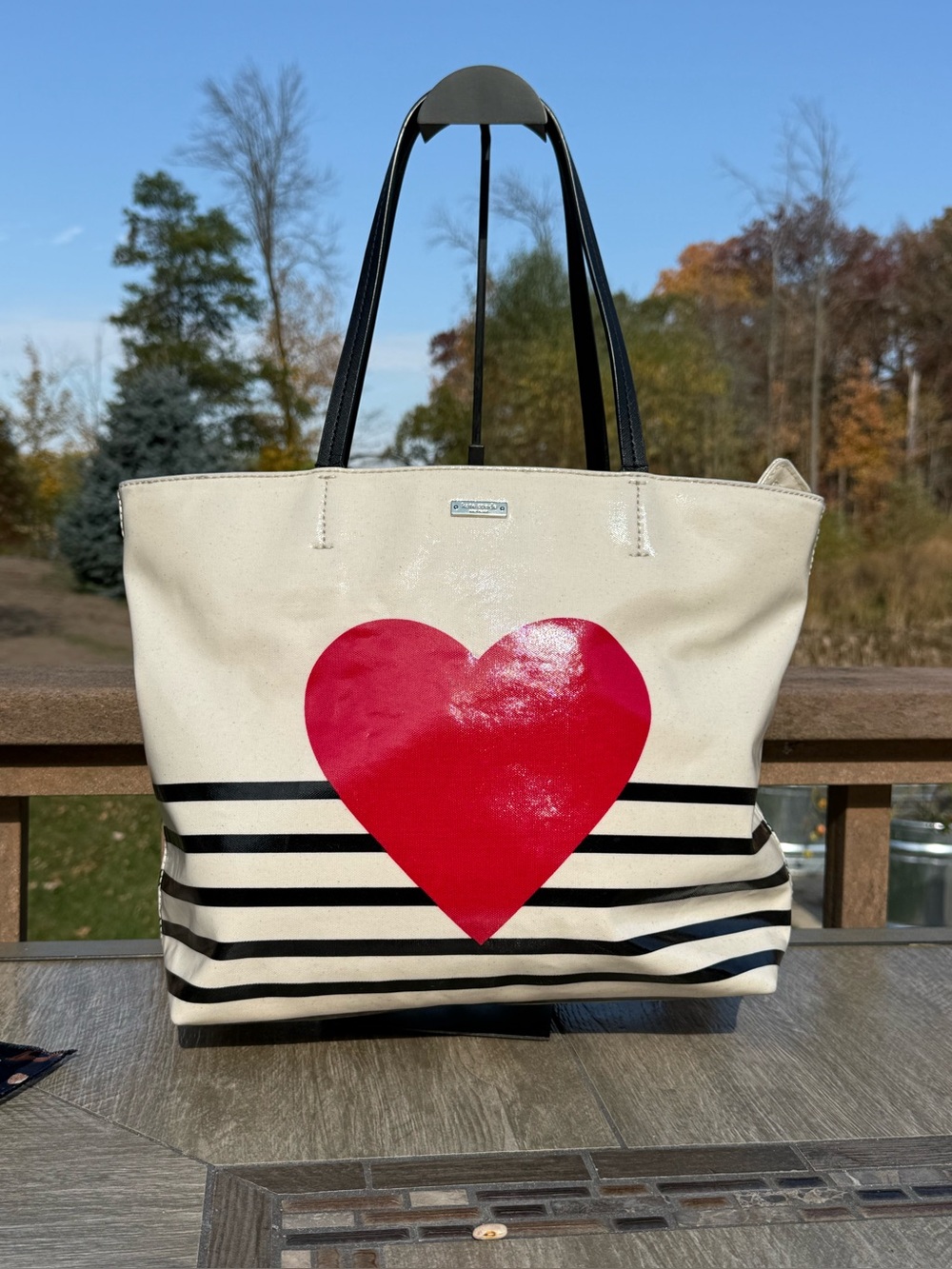 Fair Kate Spade New York Yours Truly Heart
Stripe Hallie Tote
